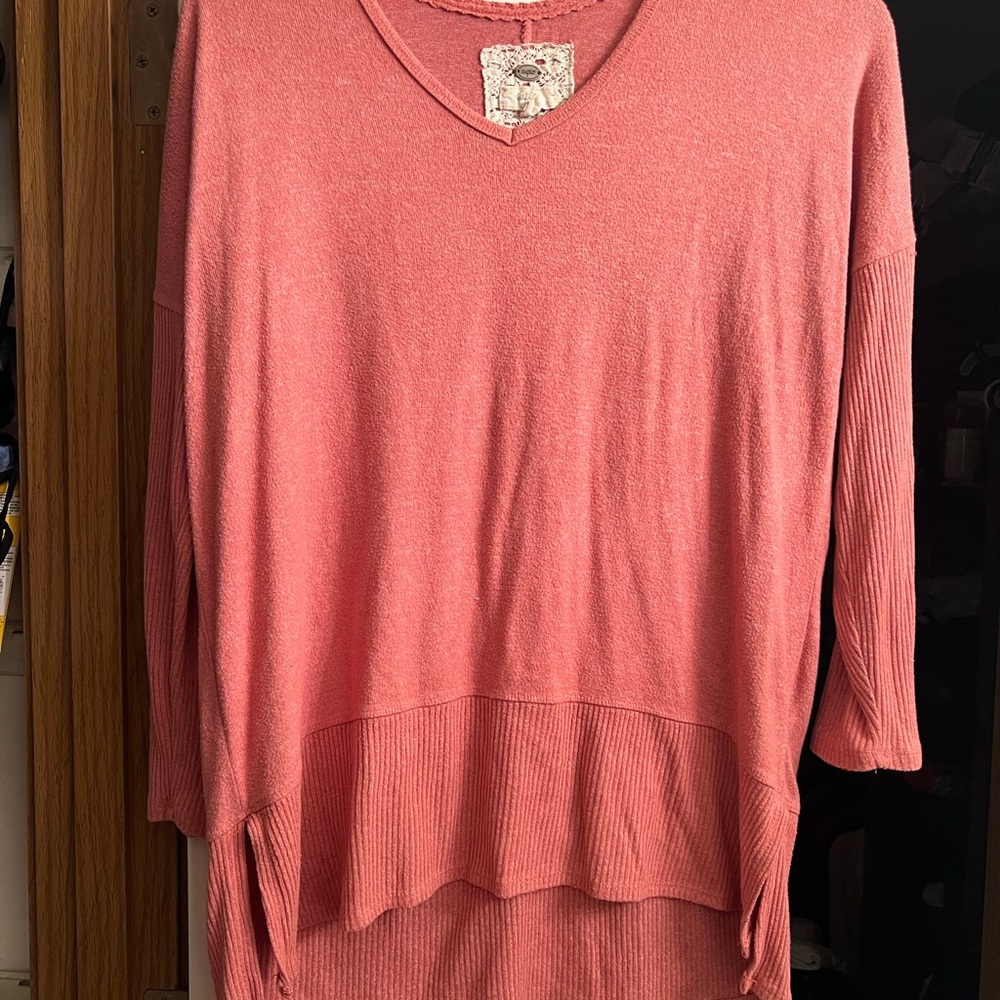 Cupio Coral V-Neck Tunic